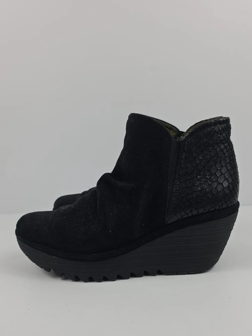 Fly‎ London Yamy Black Suede Wedge Women's Ankle Boots Size EU 40- US 9